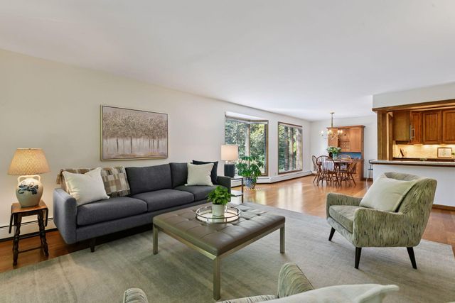 7250 Lewis Ridge Parkway 107, Edina, MN 55439