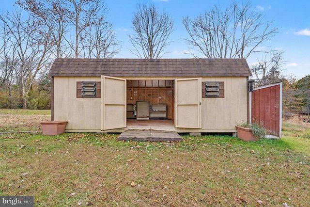 11370 WOODLAND DR, Unionville, VA 22567