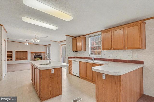 11370 WOODLAND DR, Unionville, VA 22567