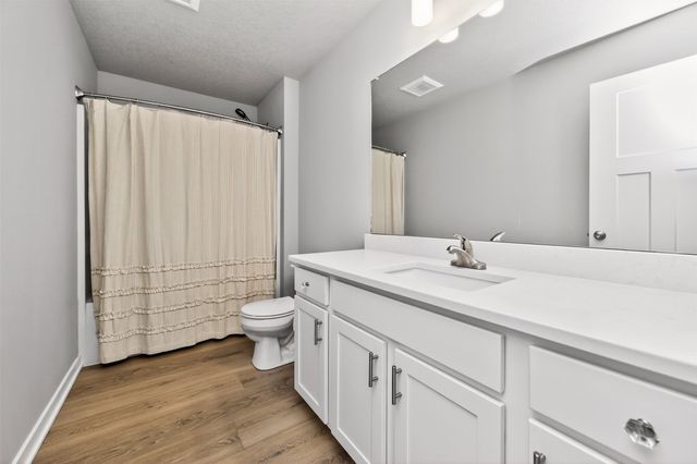 2820 SE Moraine Court, Waukee, IA 50263