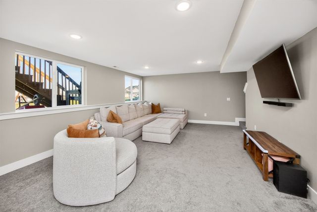 2820 SE Moraine Court, Waukee, IA 50263