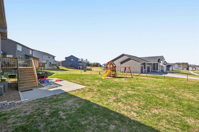 2820 SE Moraine Court, Waukee, IA 50263