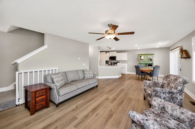 2820 SE Moraine Court, Waukee, IA 50263