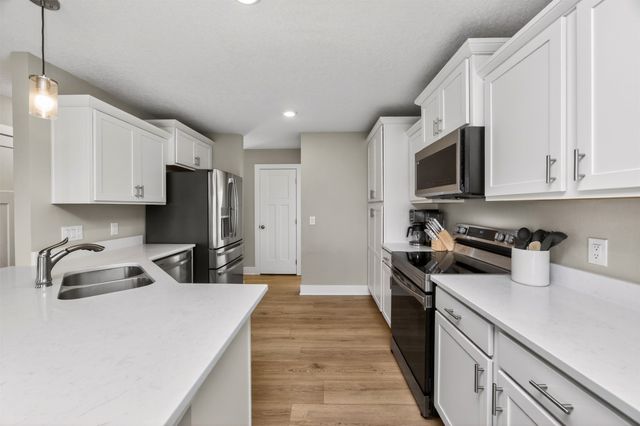 2820 SE Moraine Court, Waukee, IA 50263