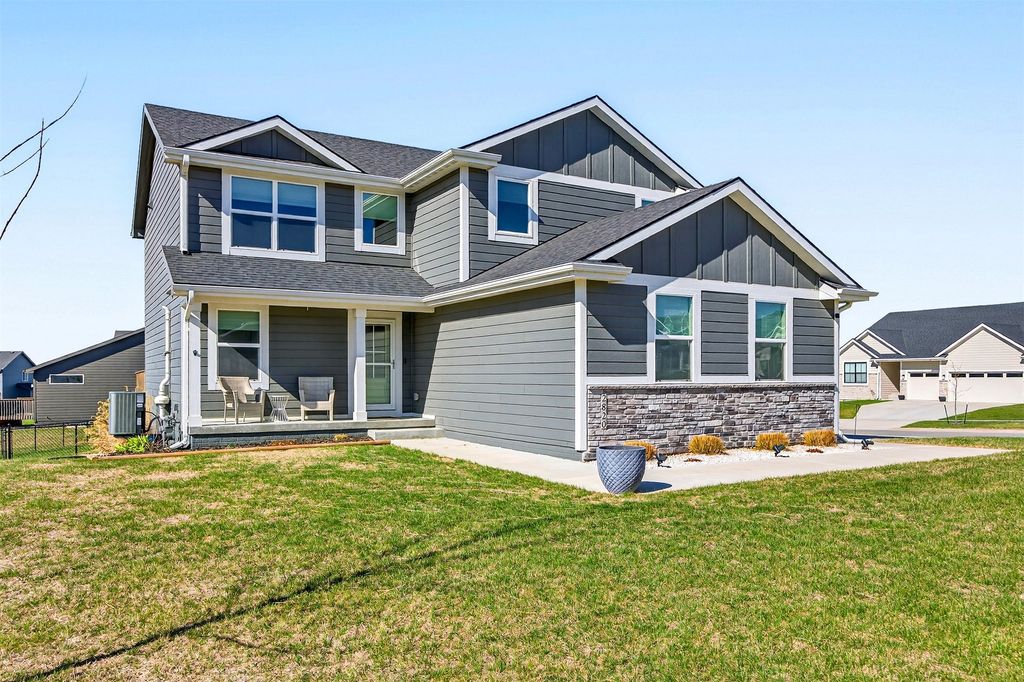 2820 SE Moraine Court, Waukee, IA 50263