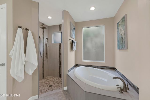 63704 E Desert Peak Drive, Tucson, AZ 85739
