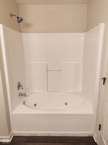 6140 Lake Freeman Drive, Indianapolis, IN 46254