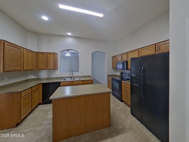 17601 N VERA CRUZ Avenue, Maricopa, AZ 85139