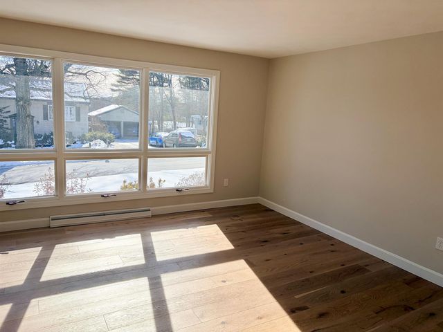 21 Sims Street, Nashua, NH 03063