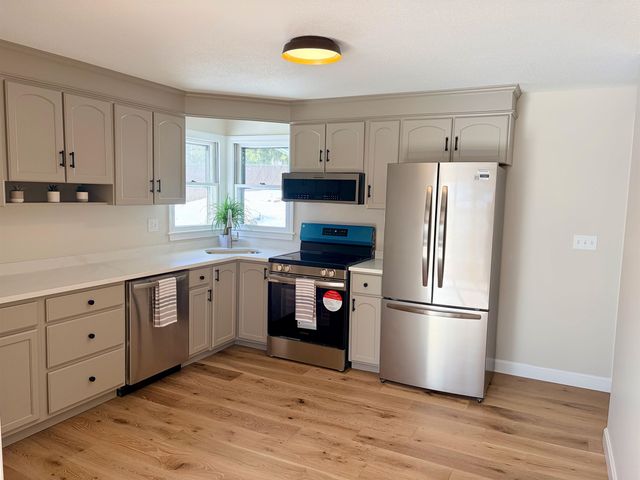 21 Sims Street, Nashua, NH 03063