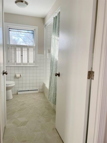 21 Sims Street, Nashua, NH 03063