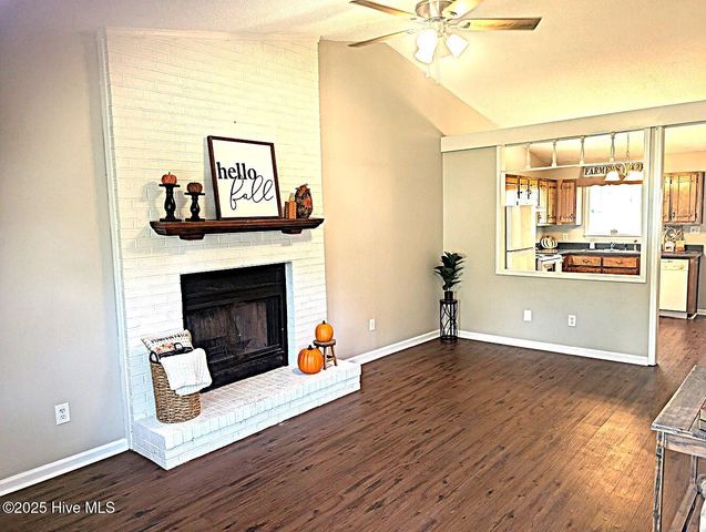 206 Hickory Grove Drive, Jacksonville, NC 28546