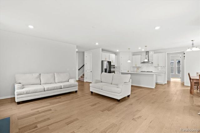 48255 Amber Lane Drive, Shelby Twp, MI 48315