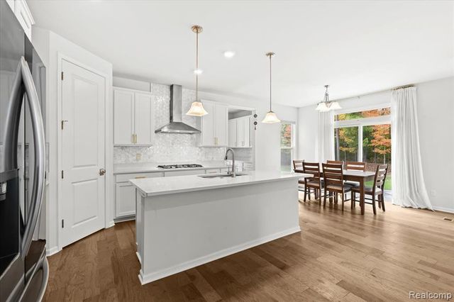 48255 Amber Lane Drive, Shelby Twp, MI 48315