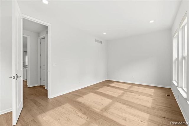 48255 Amber Lane Drive, Shelby Twp, MI 48315