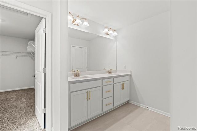 48255 Amber Lane Drive, Shelby Twp, MI 48315