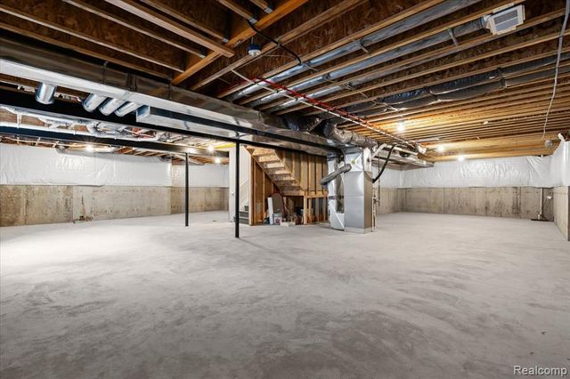 48255 Amber Lane Drive, Shelby Twp, MI 48315