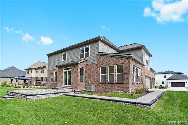 48255 Amber Lane Drive, Shelby Twp, MI 48315