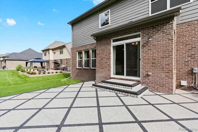 48255 Amber Lane Drive, Shelby Twp, MI 48315