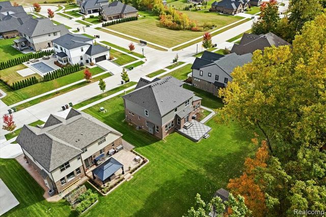 48255 Amber Lane Drive, Shelby Twp, MI 48315