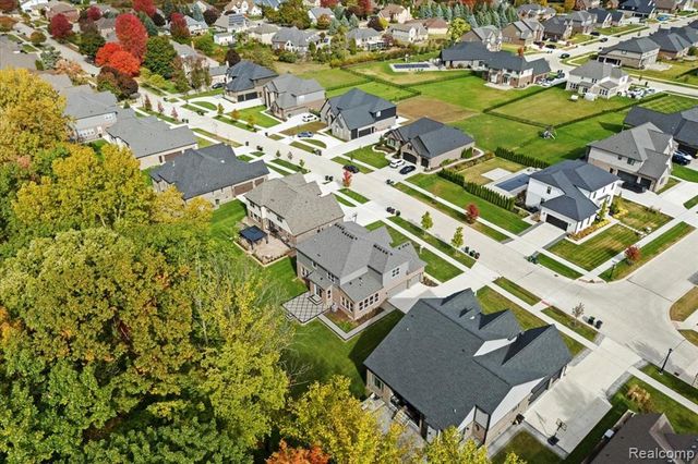 48255 Amber Lane Drive, Shelby Twp, MI 48315