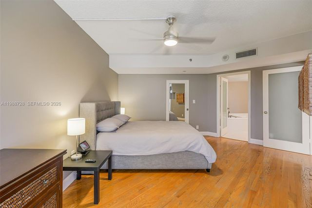 20185 E Country Club Drive 302, Aventura, FL 33180
