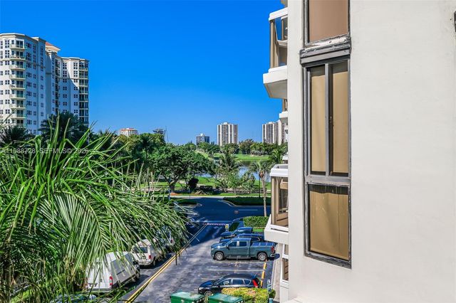 20185 E Country Club Drive 302, Aventura, FL 33180