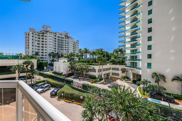 20185 E Country Club Drive 302, Aventura, FL 33180