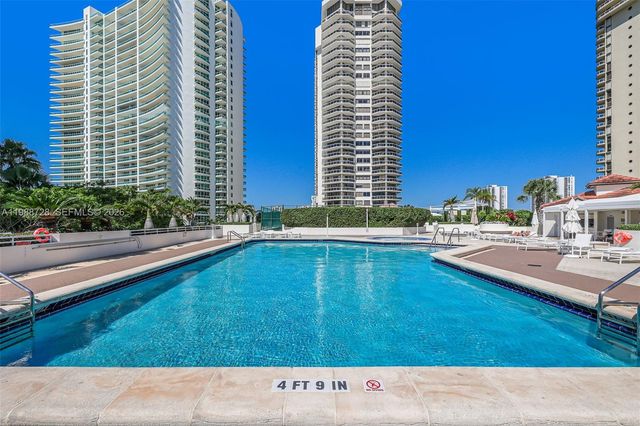20185 E Country Club Drive 302, Aventura, FL 33180