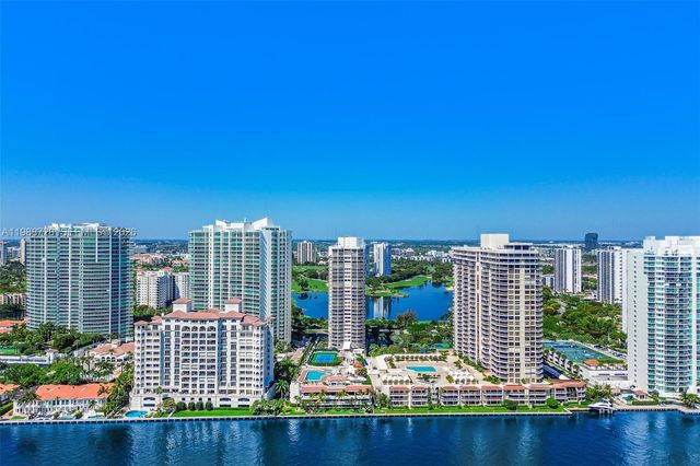 20185 E Country Club Drive 302, Aventura, FL 33180
