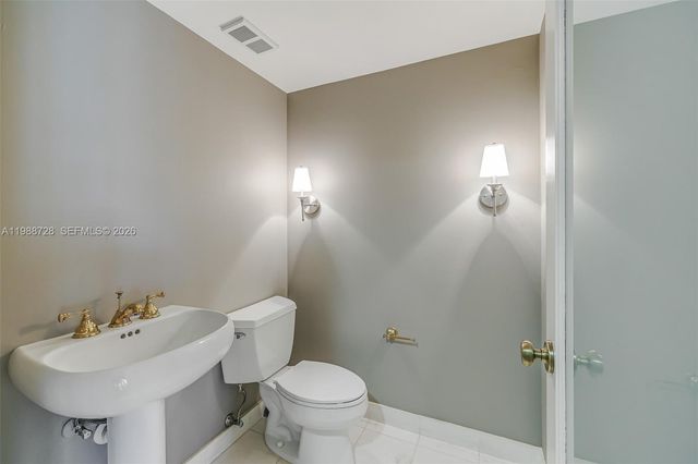 20185 E Country Club Drive 302, Aventura, FL 33180