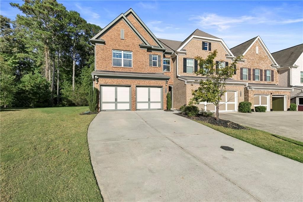 Image 1 of property listing at 1655 Hampton Oaks Drive, Alpharetta, GA 30004