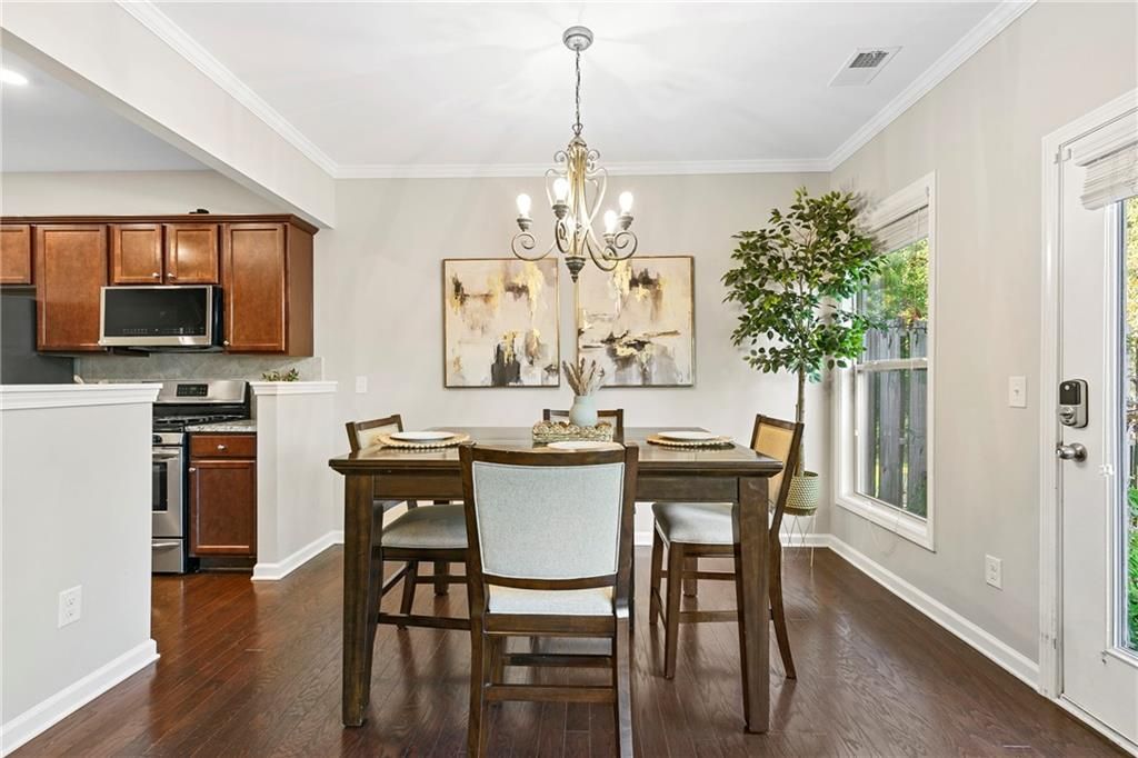 Image 10 of property listing at 1655 Hampton Oaks Drive, Alpharetta, GA 30004