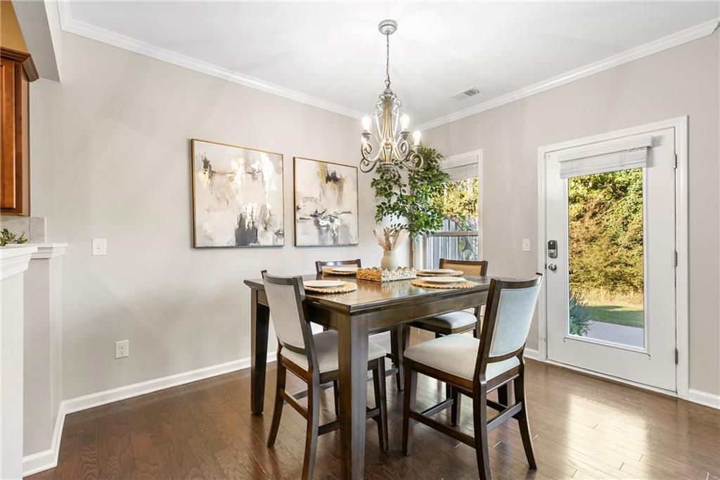 Image 11 of property listing at 1655 Hampton Oaks Drive, Alpharetta, GA 30004