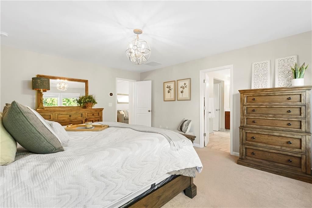 Image 17 of property listing at 1655 Hampton Oaks Drive, Alpharetta, GA 30004