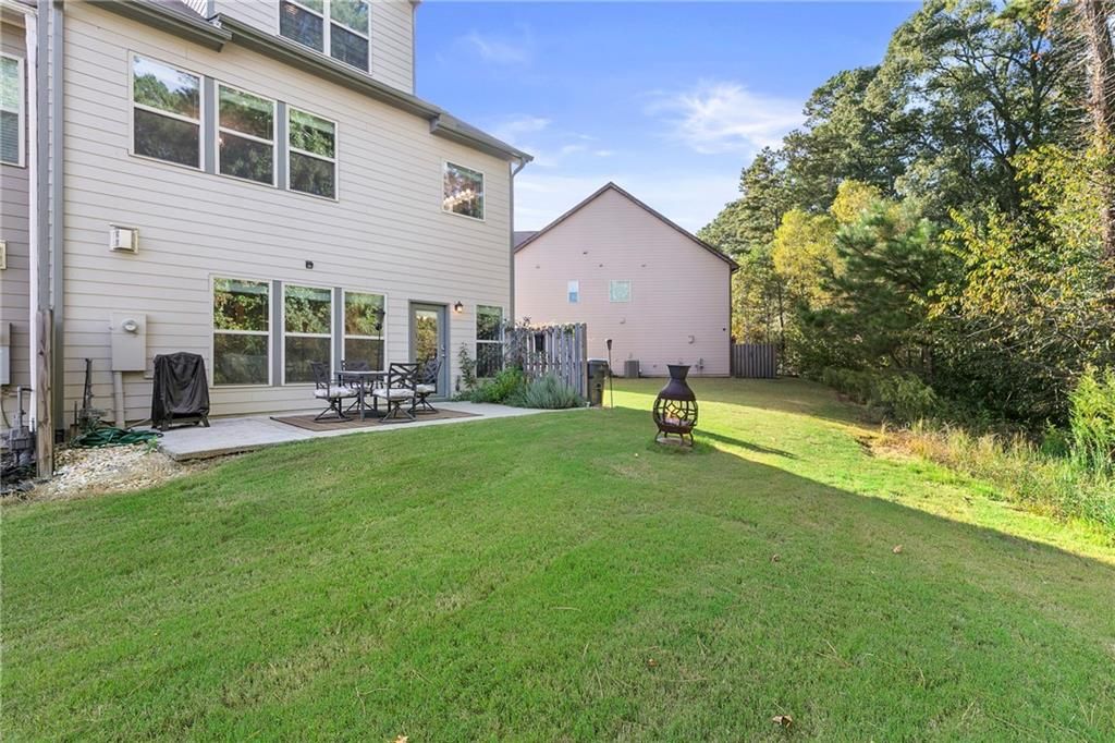 Image 2 of property listing at 1655 Hampton Oaks Drive, Alpharetta, GA 30004