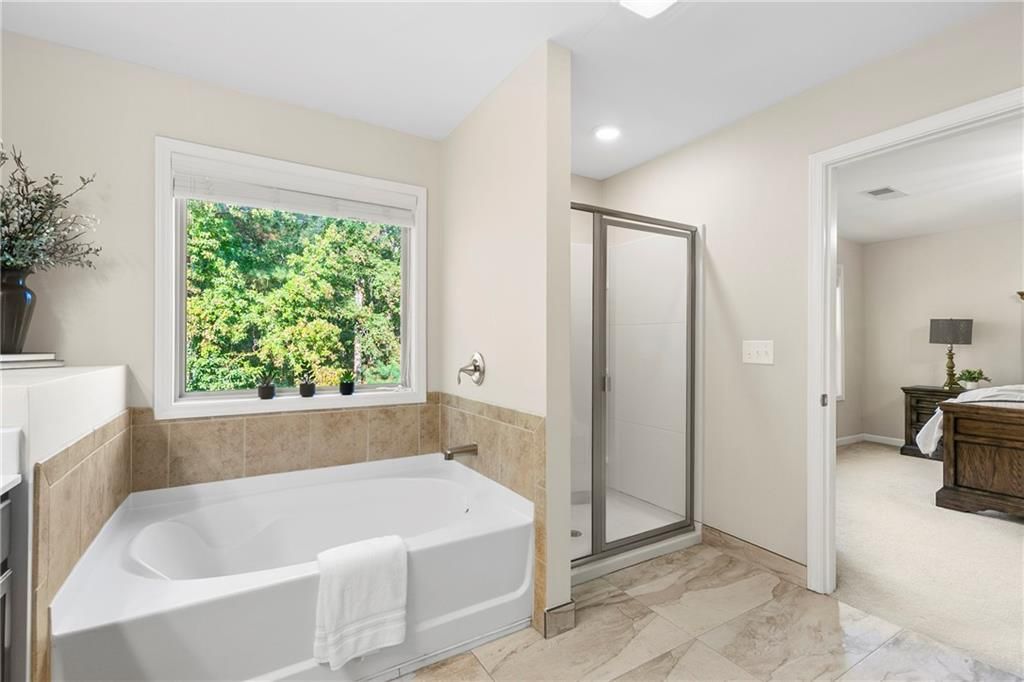 Image 21 of property listing at 1655 Hampton Oaks Drive, Alpharetta, GA 30004