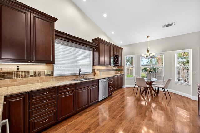 5509 Peridot Dr, Rocklin, CA 95677