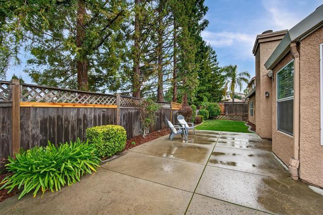 5509 Peridot Dr, Rocklin, CA 95677