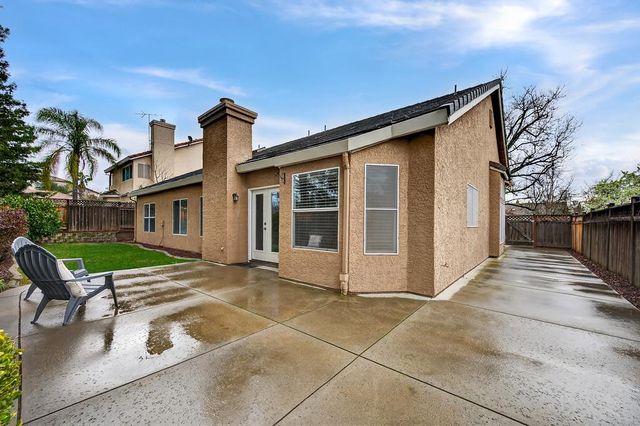 5509 Peridot Dr, Rocklin, CA 95677