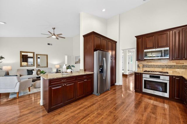 5509 Peridot Dr, Rocklin, CA 95677