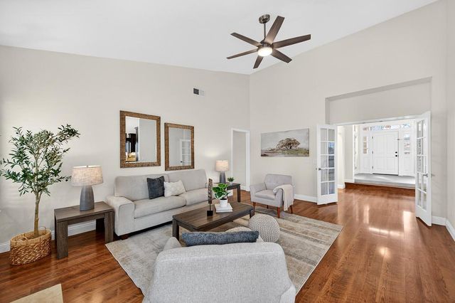 5509 Peridot Dr, Rocklin, CA 95677