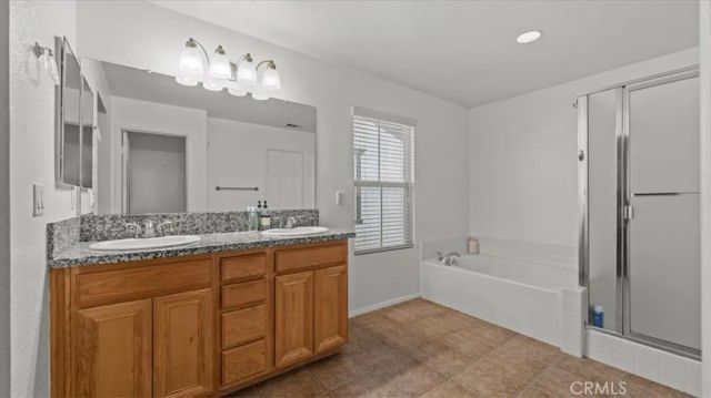 16590 Shoal Creek Lane, Fontana, CA 92336
