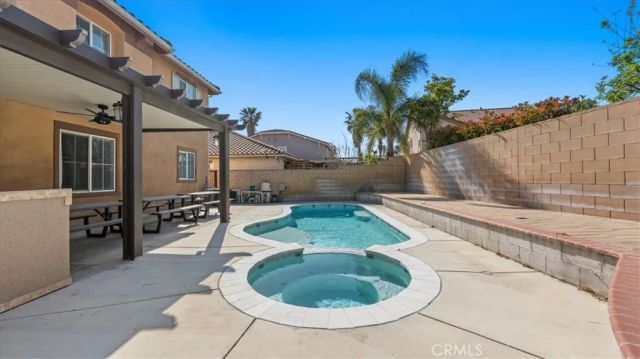 16590 Shoal Creek Lane, Fontana, CA 92336