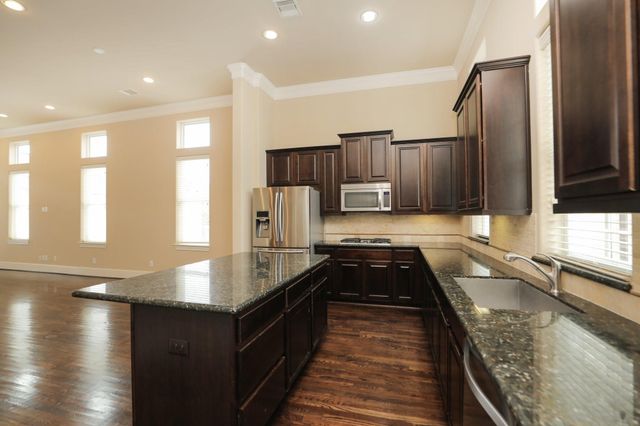 1250 W 23rd Street, Houston, TX 77008