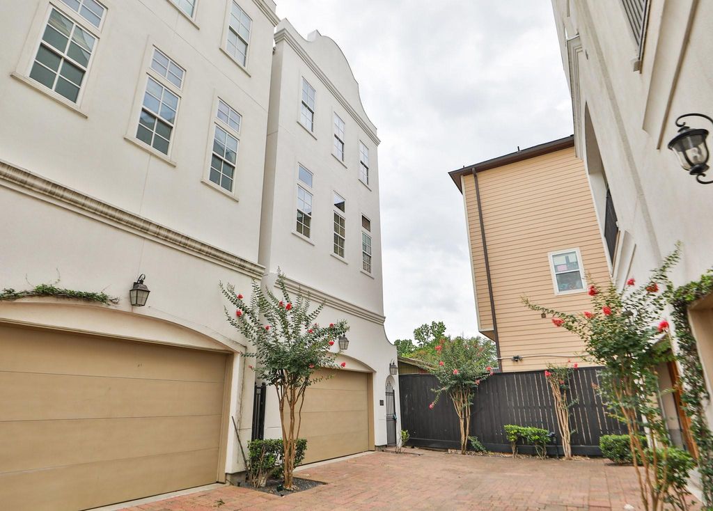 1250 W 23rd Street, Houston, TX 77008