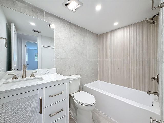 200 COUNTRY CLUB DRIVE 1301, Largo, FL 33771