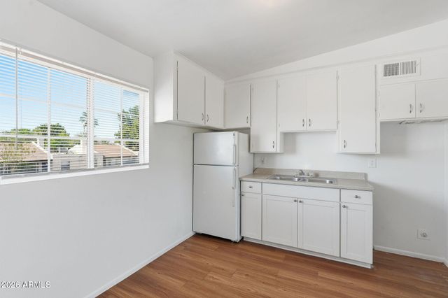 2150 W MISSOURI Avenue 213, Phoenix, AZ 85015