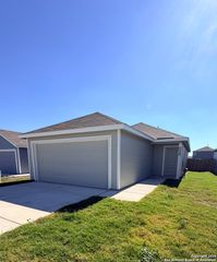 5739 alope, Seguin, TX 78155