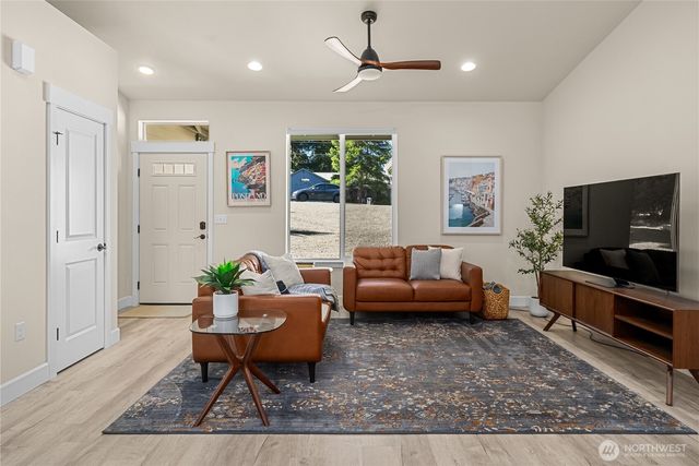 71 E CONNEMARA Way, Shelton, WA 98584